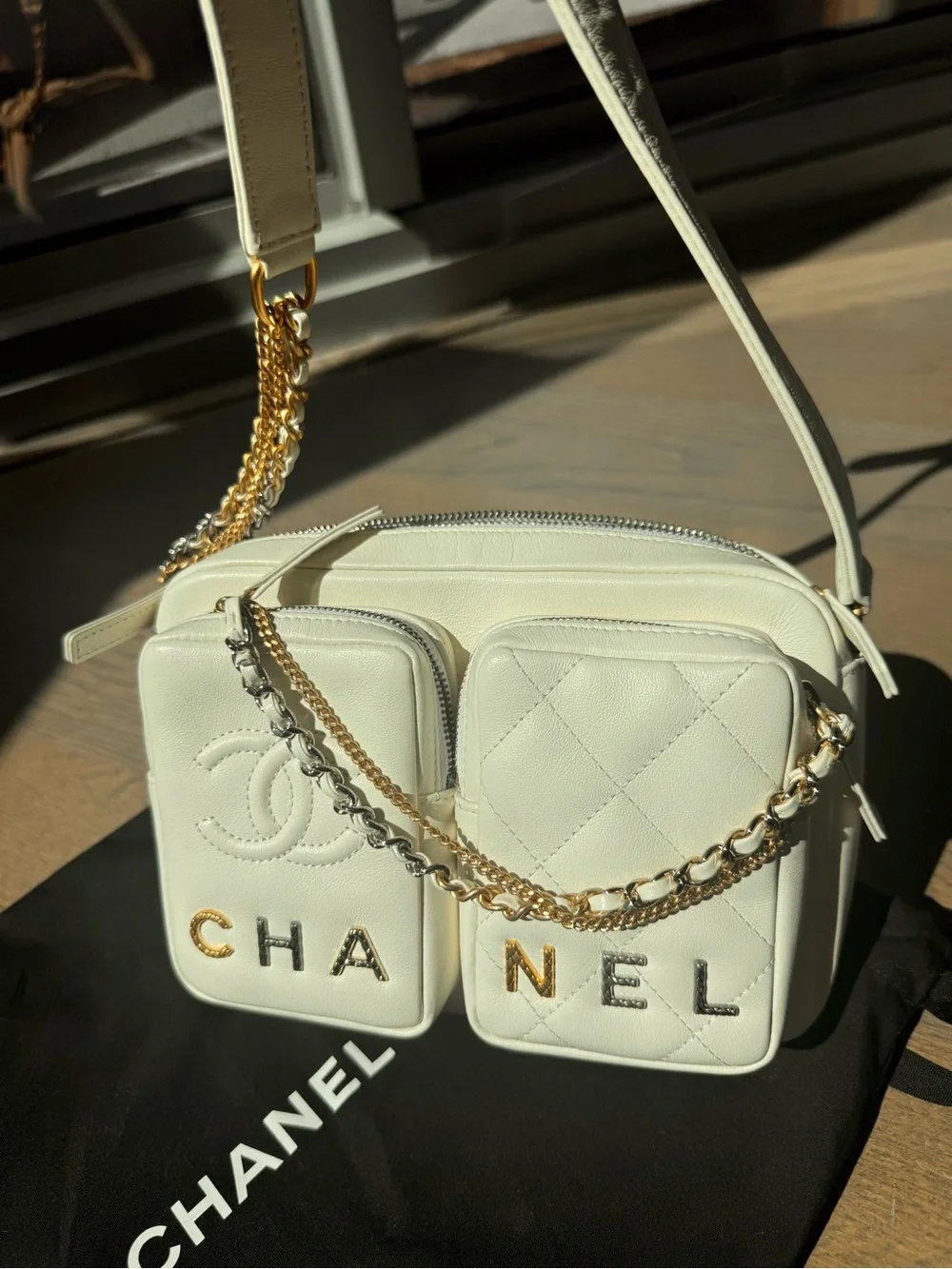 CHANEL Cream Leather Quilted Double-Pocket Crossbody with Mixed Metal Chain